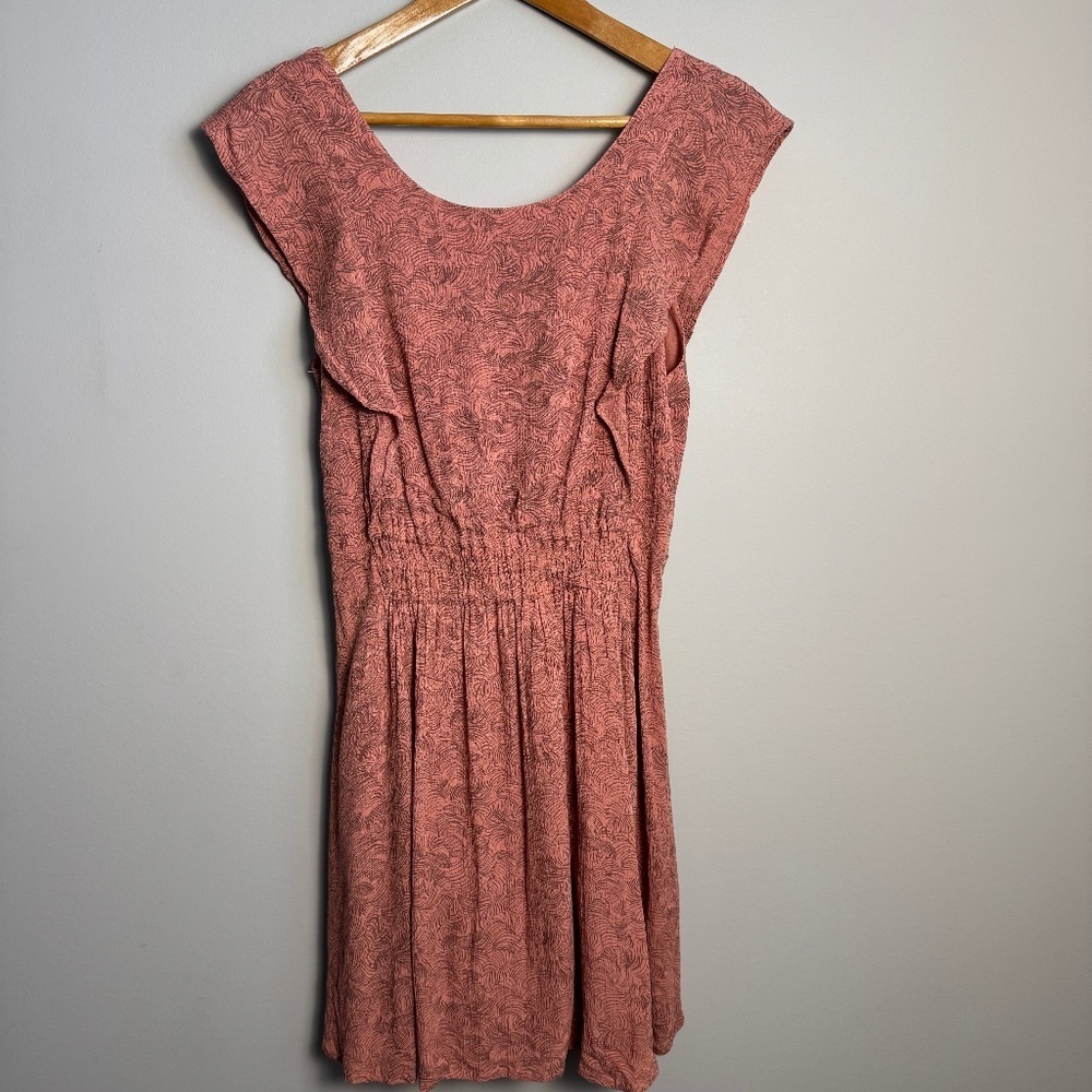 O'Neill Women's 100% Viscose Crinkle With Print Woven Mini Dress Peachy-Rose M